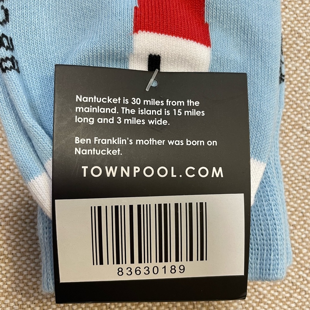 Nantucket Bookstore Townpool Unisex Socks Lighthouse Be Curious Not Judgemental - Picture 4 of 4